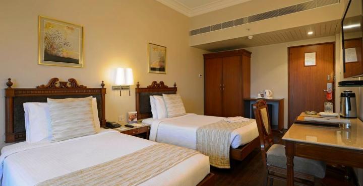 Sun-N-Sand Pune Bagian luar foto