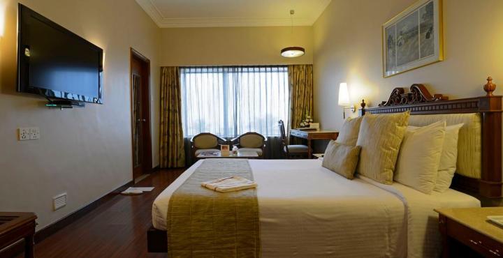 Sun-N-Sand Pune Bagian luar foto