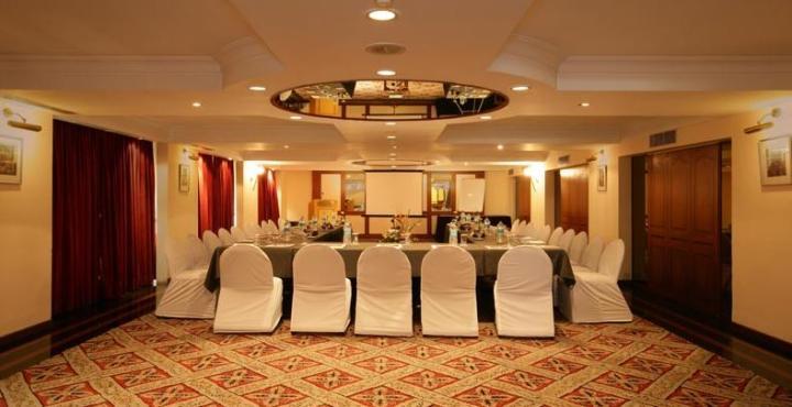 Sun-N-Sand Pune Bagian luar foto