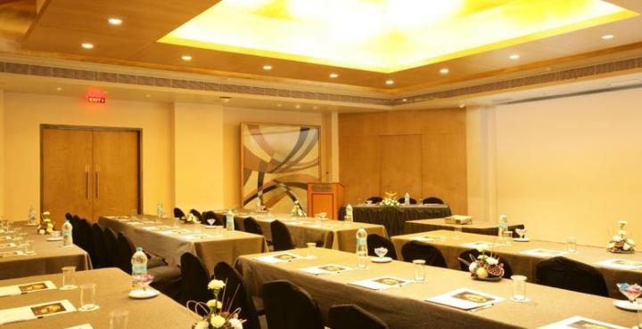 Sun-N-Sand Pune Bagian luar foto