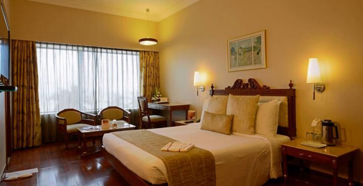 Sun-N-Sand Pune Bagian luar foto