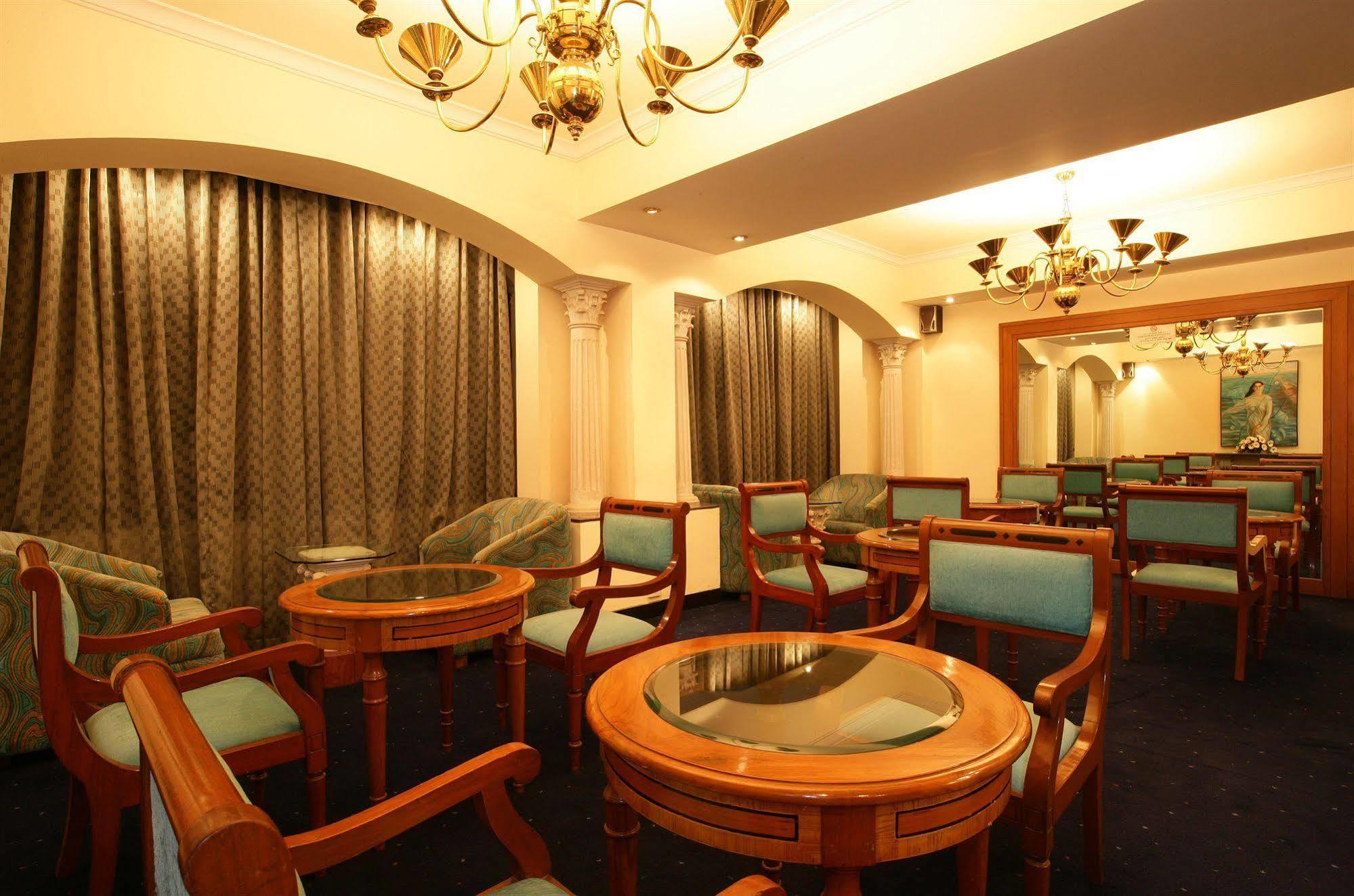 Sun-N-Sand Pune Bagian luar foto