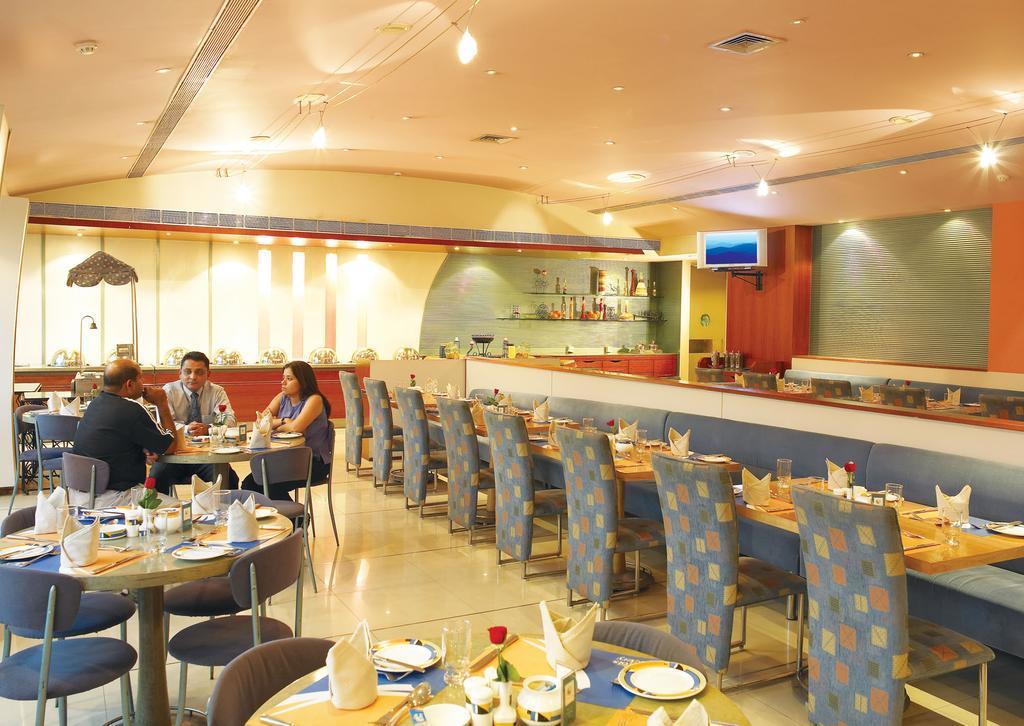 Sun-N-Sand Pune Restoran foto